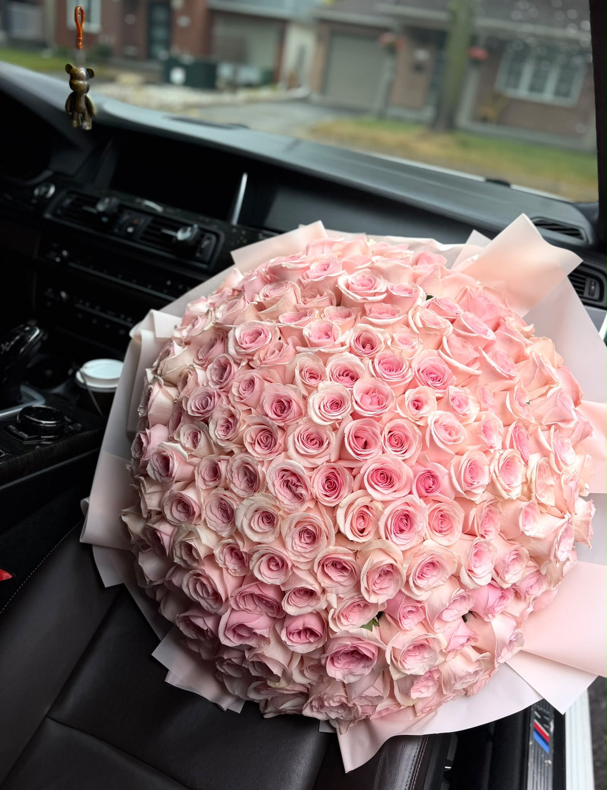 La Vie en Rose — 150 Pink Roses