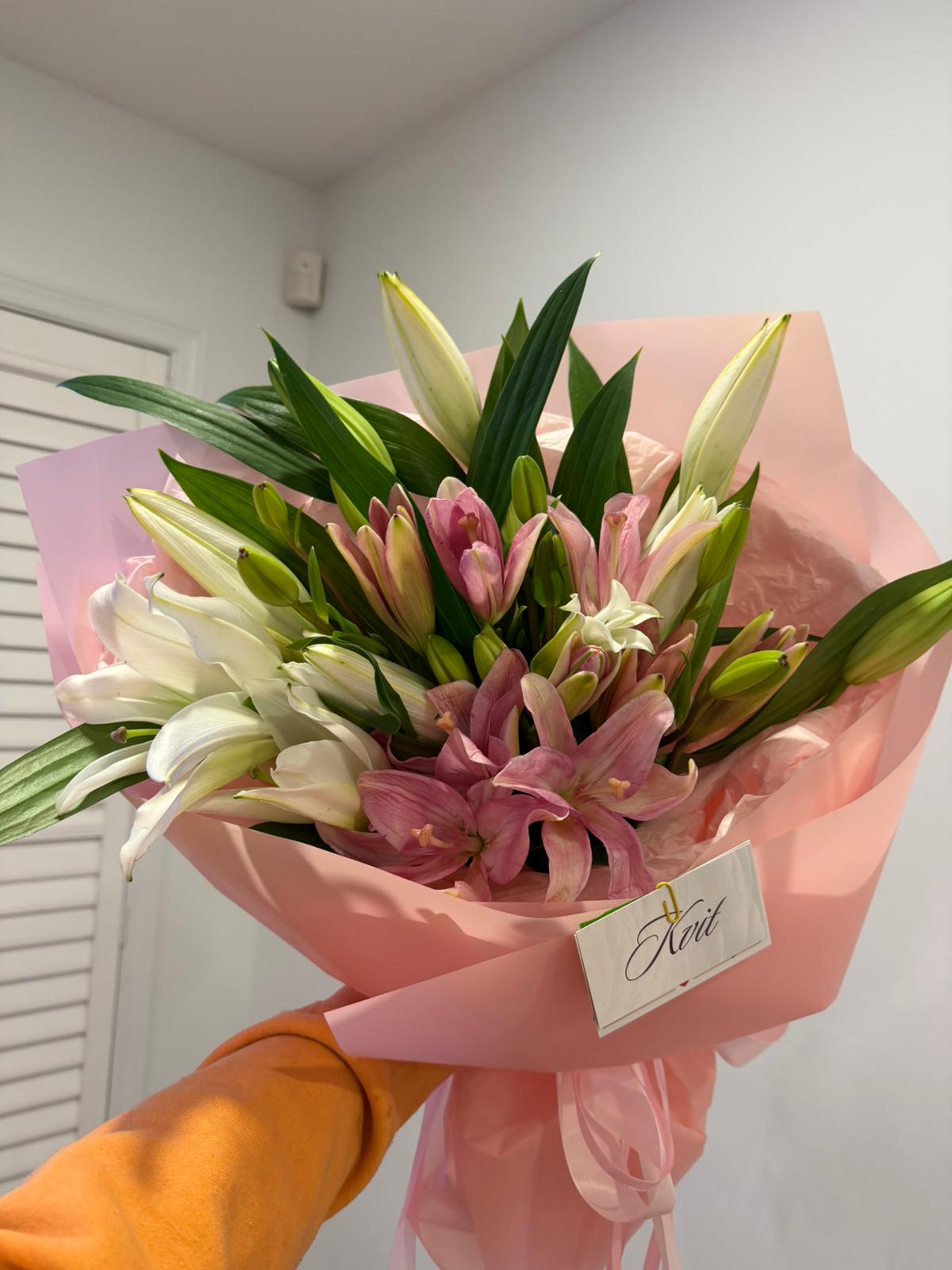 Pink & White Lily Love