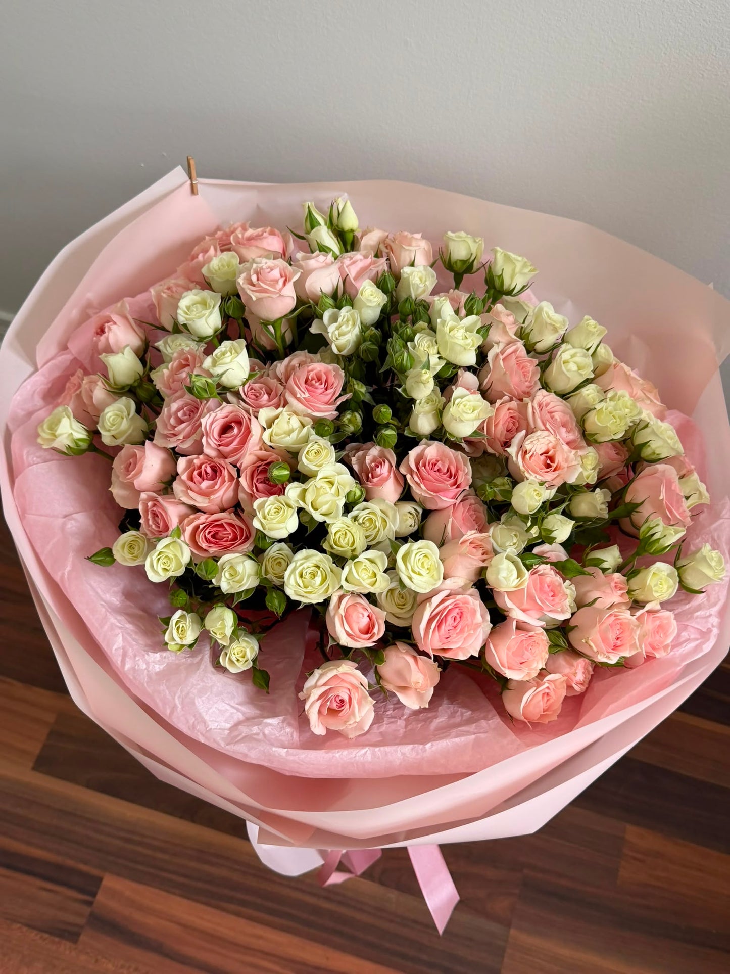 August Special - 40 stems of spray roses
