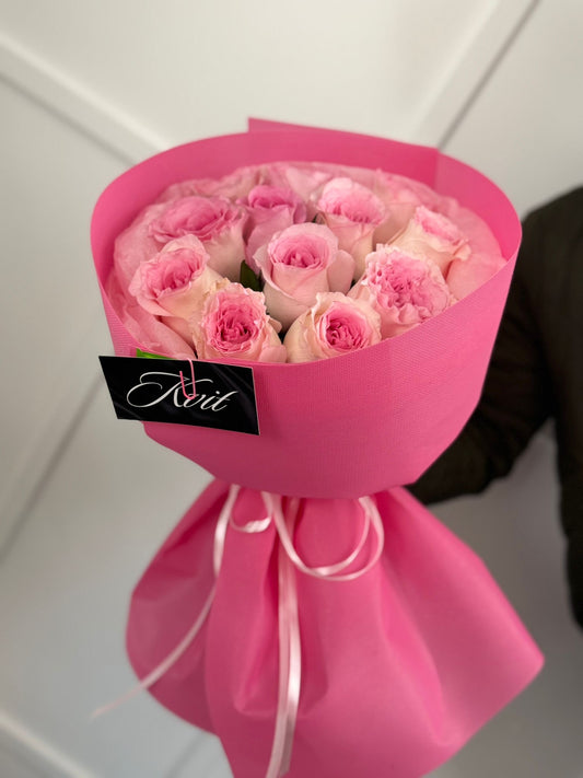 Barbie Pink (12 Roses)