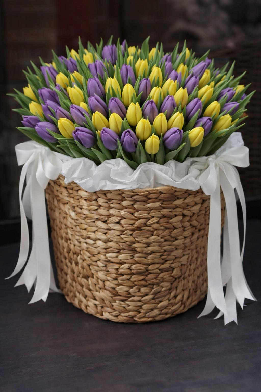 Yellow & purple tulip basket (150 stems)
