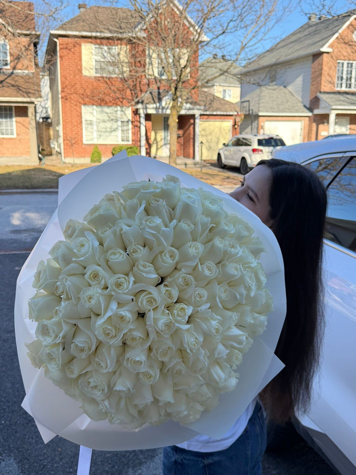 100 premium white roses