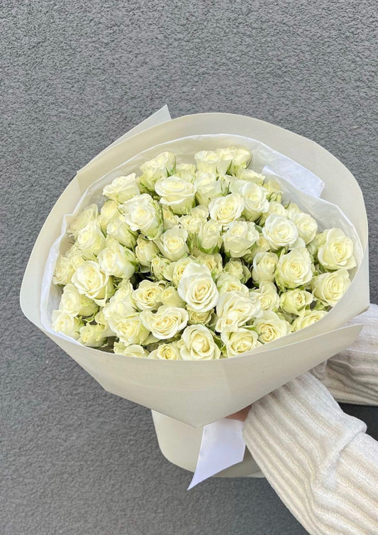 White Cloud | Medium Spray Rose Bouquet