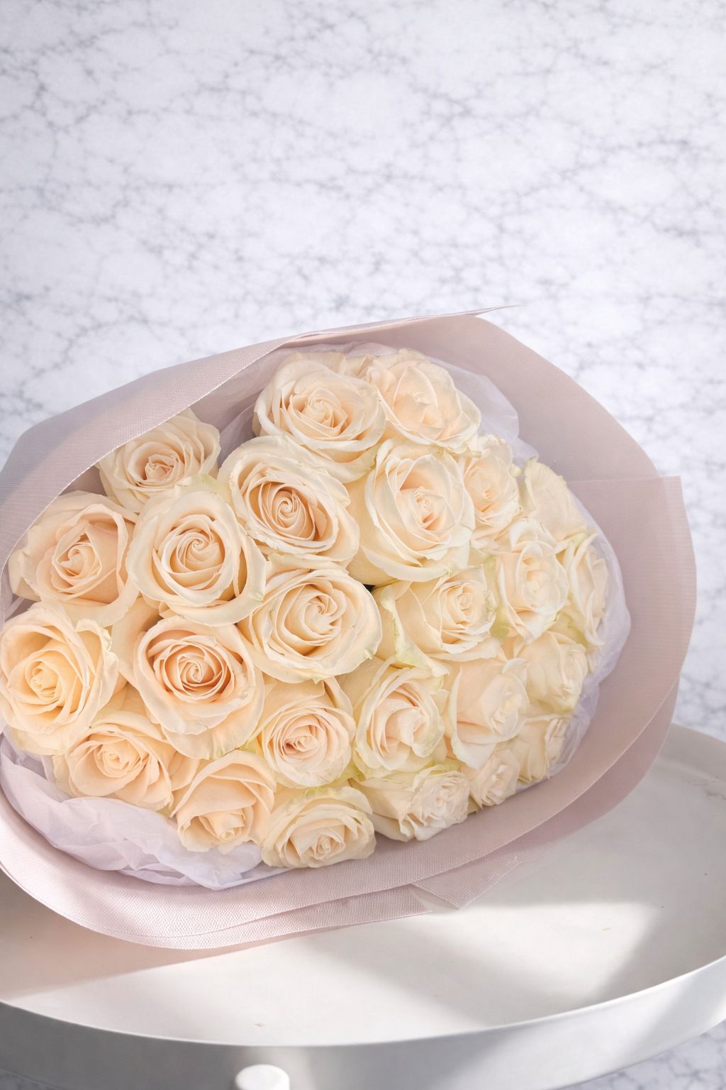 24 White Roses